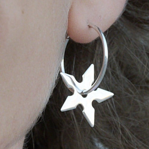 SHURIKEN STAR EARRING - shiny silver