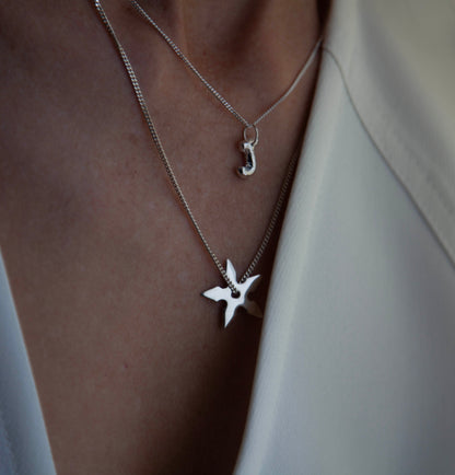 SHURIKEN STAR NECKLACE - shiny silver