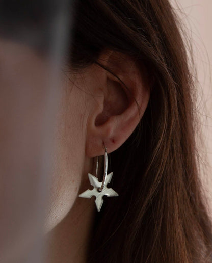 SHURIKEN STAR EARRING - brushed silver